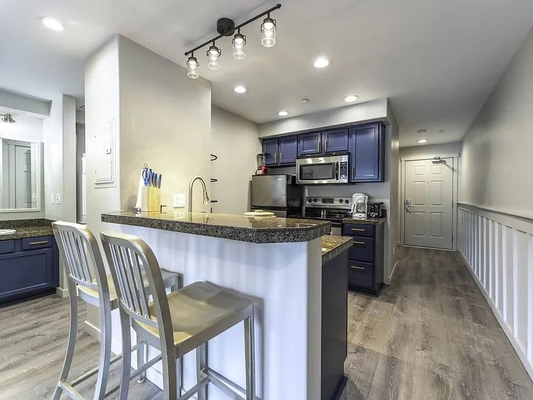 322 W Woodin Ave #612-1 — Photo 6