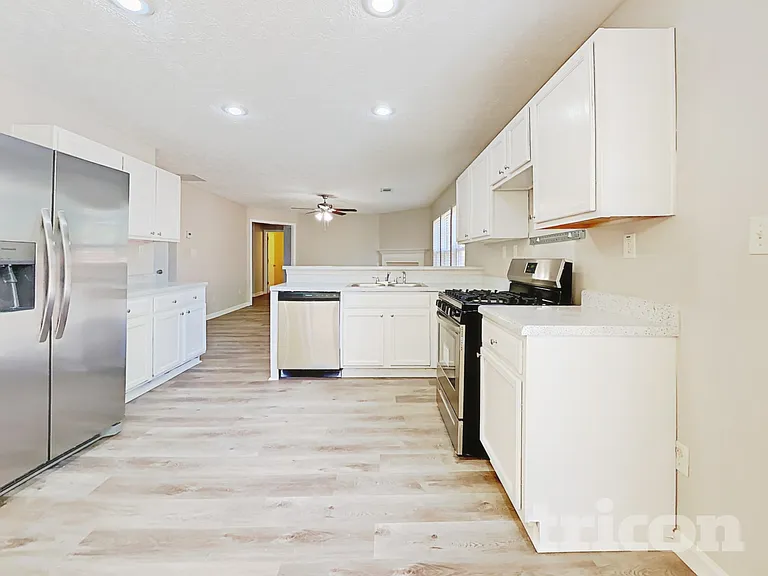 610 Stonecrest Dr — Photo 8