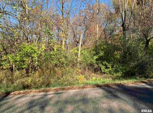 12 Londonderry Dr, Mackinaw, IL