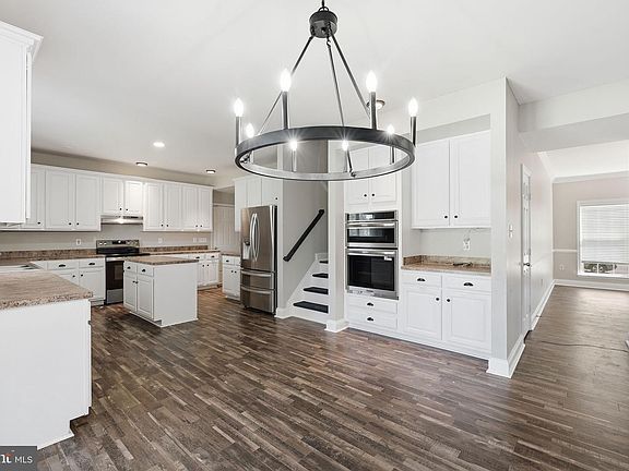 5th image of 3043 Wildflower Dr