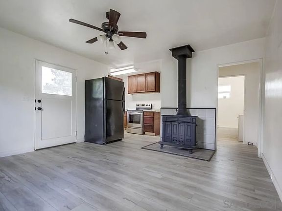 3rd image of 15672 Mountain Valley Pl