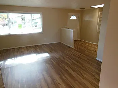 3414 Honeywood St — Photo 2