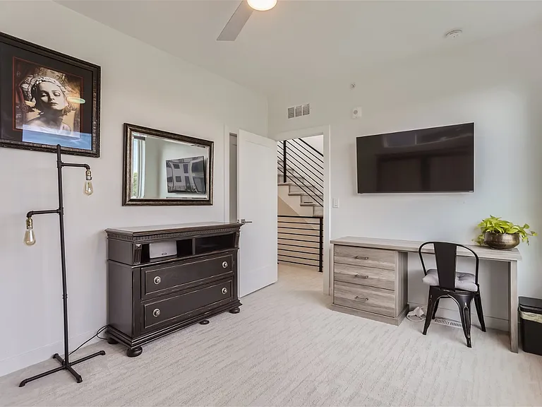 1608 Irving St #4 — Photo 10