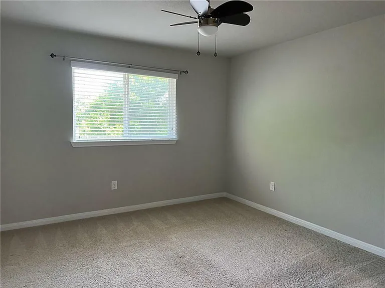 1140 La Conterra Blvd — Photo 20