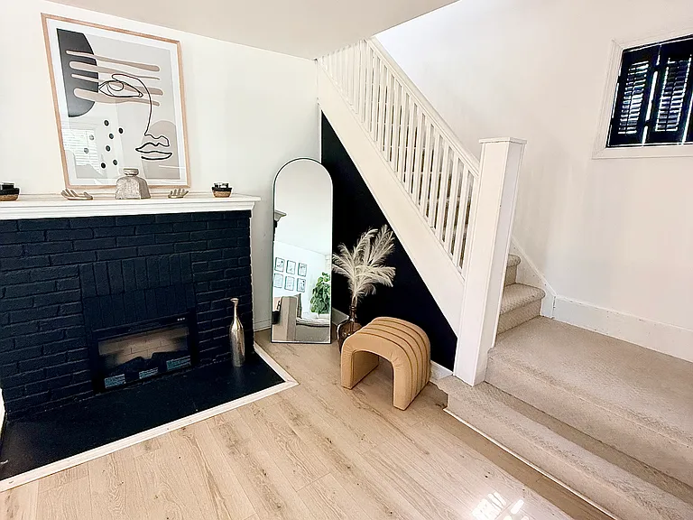 43 Franklin Rd — Photo 2