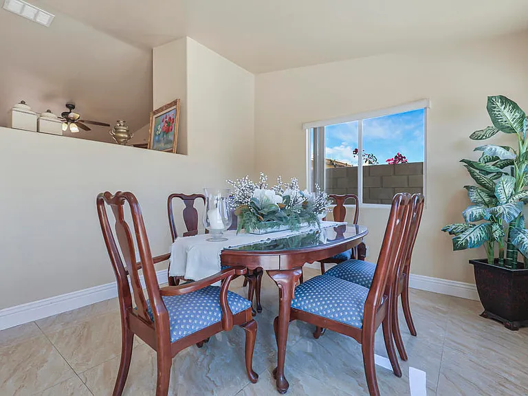 45930 Las Colinas — Photo 11