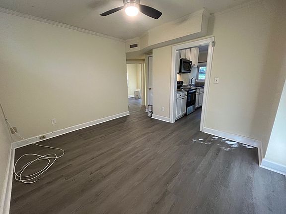 4th image of 1006 S Columbia St APT 3