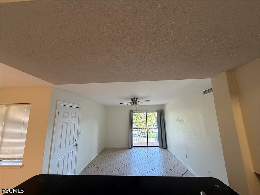 2 bed, 2.0 bath, 883 sqft, $1,300 — Photo 4