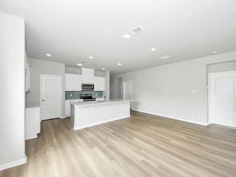638 Stovall Dr — Photo 16