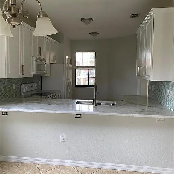 7541 Bristol Cir — Photo 5