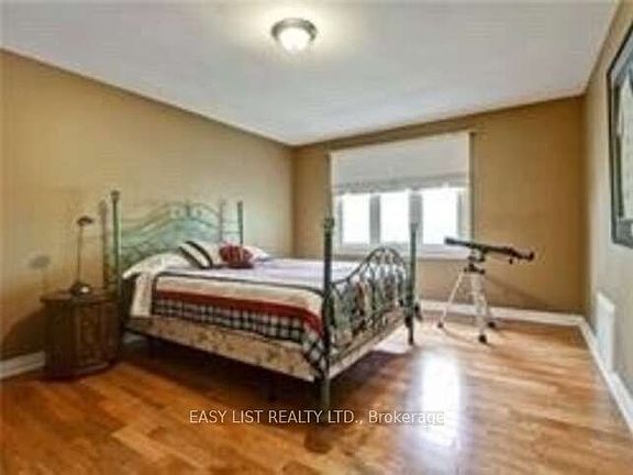 5th image of 89 Patricia Ave