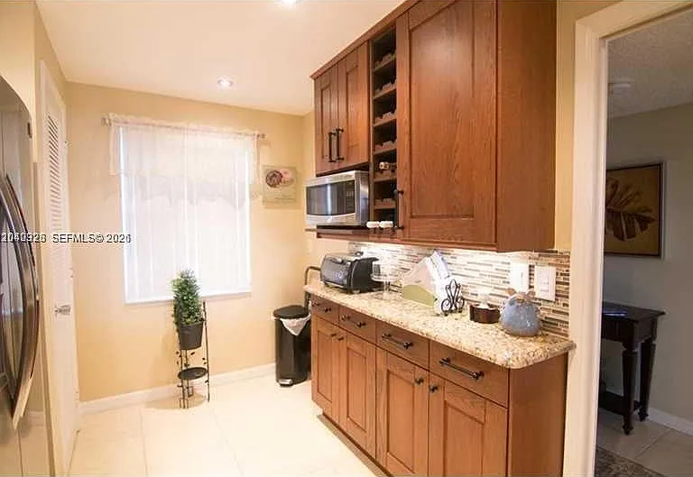 4030 W Palm Aire Dr #505 — Photo 4