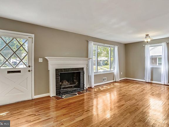 3rd image of 10908 Stillwater Ave