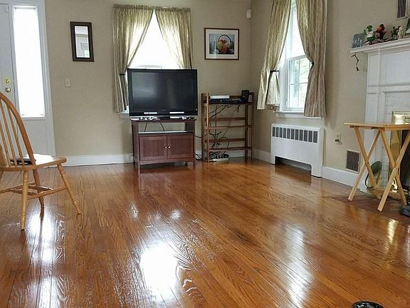 5th image of 204 Highland St
