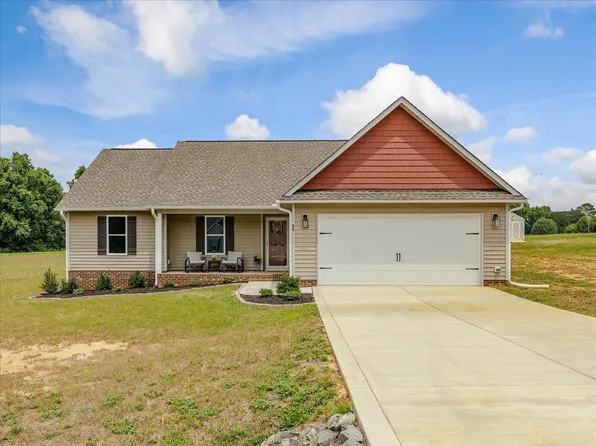 90 Goose Creek Cir, Dunn, NC 28334