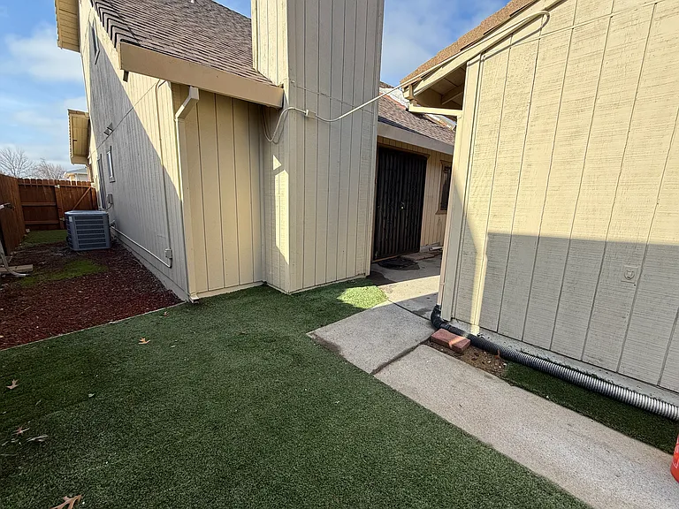 6216 Van Maren Ln — Photo 7