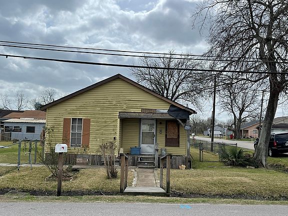 2nd image of 2202 Jones Rd
