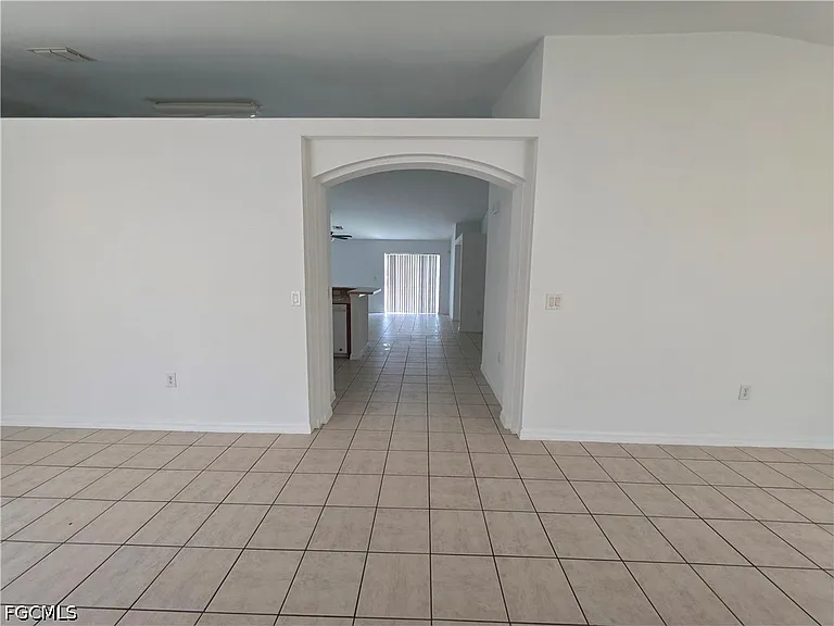 1014 NW 31st Pl — Photo 5