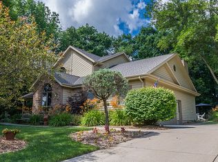 14565 W Fieldpointe Dr, New Berlin, WI 53151