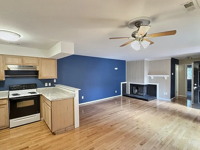 233 Summerwalk Cir — Photo 8