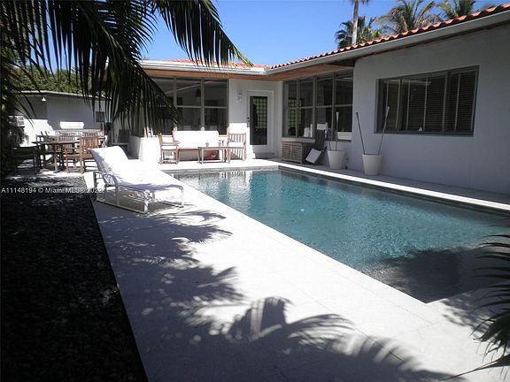 2nd image of 3350 Flamingo Dr