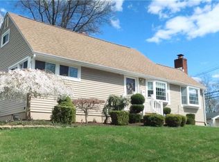 37 Montview Rd, Edison, NJ 08837