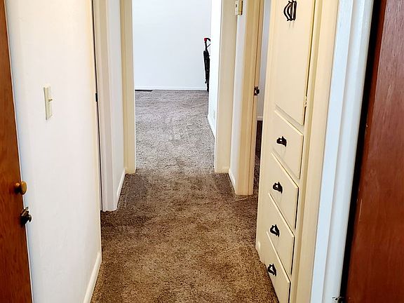 3rd image of 1811 Hudson Dr