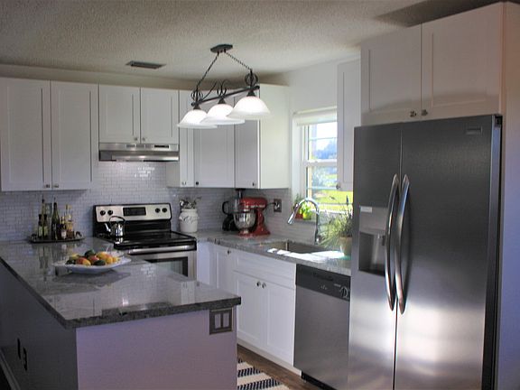 5th image of 73 Royal Oak Ct