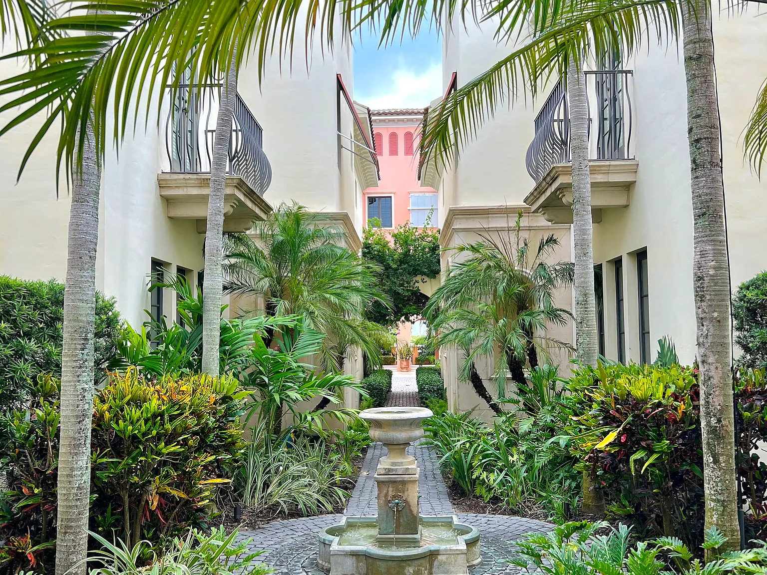 4 bed, 3.5 bath, 2132 sqft, $8,500 — Photo 3