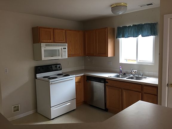 4th image of 15810 129th Ave E
