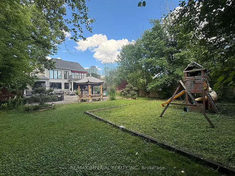 3568 Joan Dr — Photo 43
