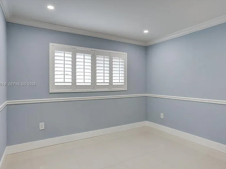 1745 SW 21st St #FRONT — Photo 7