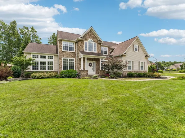 32101 Ventanas Cir, Avon Lake, OH 44012