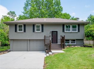 1203 SW Mission Pl, Lees Summit, MO 64081