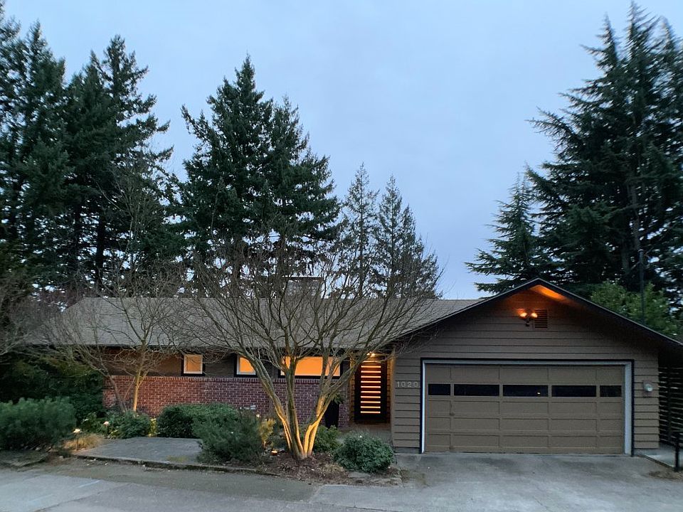 1st image of 1020 SW Westwood Ct