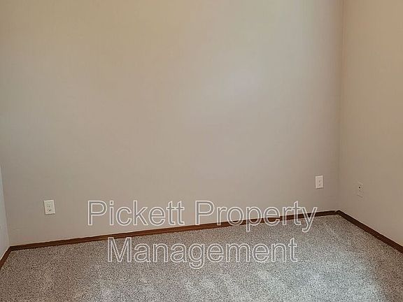 3rd image of 4433 Abalone St