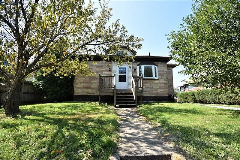 557 Straube Ave photo 1