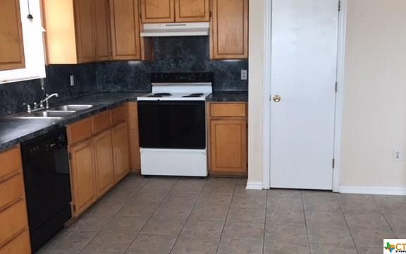 3rd image of 4400 Windcrest Dr