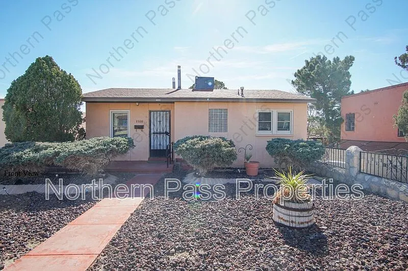 4 bed, 2.0 bath, 1684 sqft, $1,595 — Photo 1