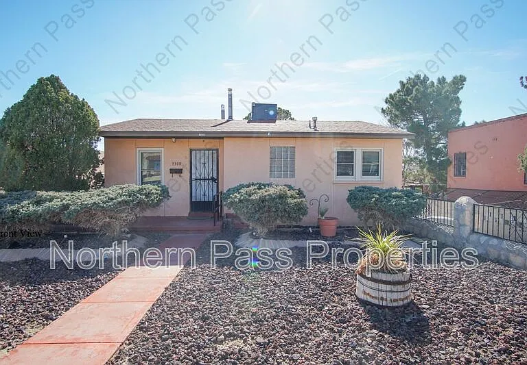 3308 Sacramento Ave — Photo 1