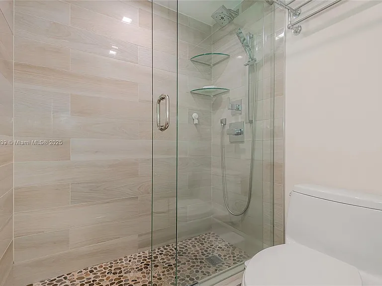 6917 Collins Ave #511 — Photo 23