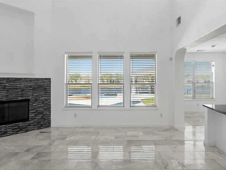 1922 Lake Grayson Dr — Photo 10
