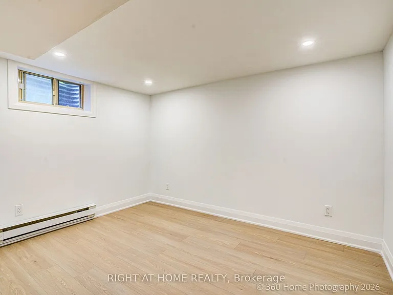22 Gleneagle Cres — Photo 26