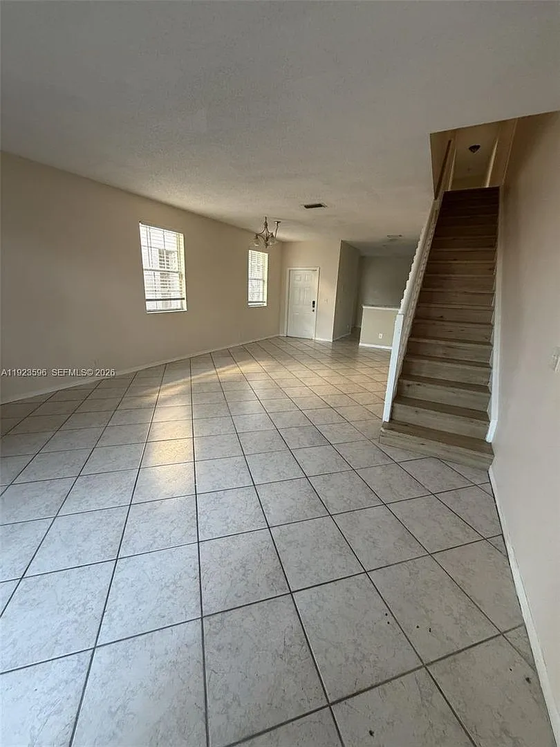 Building Photo - 2070 Madeira Dr #5