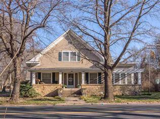 1104 E 9th Ave, Winfield, KS 67156