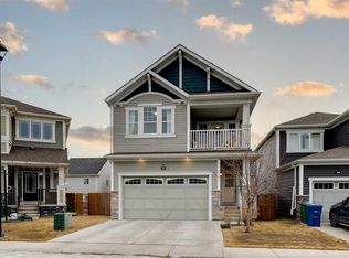 22 W Osborne Cmn SW, Airdrie, AB T4B 5E3