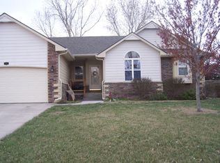 121 W Primrose Ln, Rose Hill, KS 67133