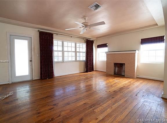 3rd image of 703 N K St