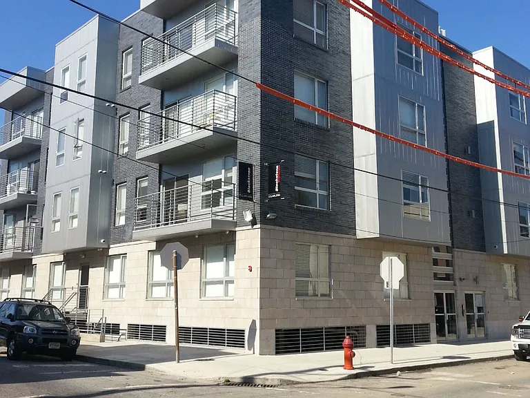 1850 N 18th St — Photo 2