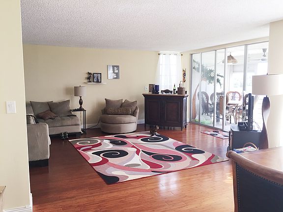 3rd image of 806 Cypress Blvd APT 303